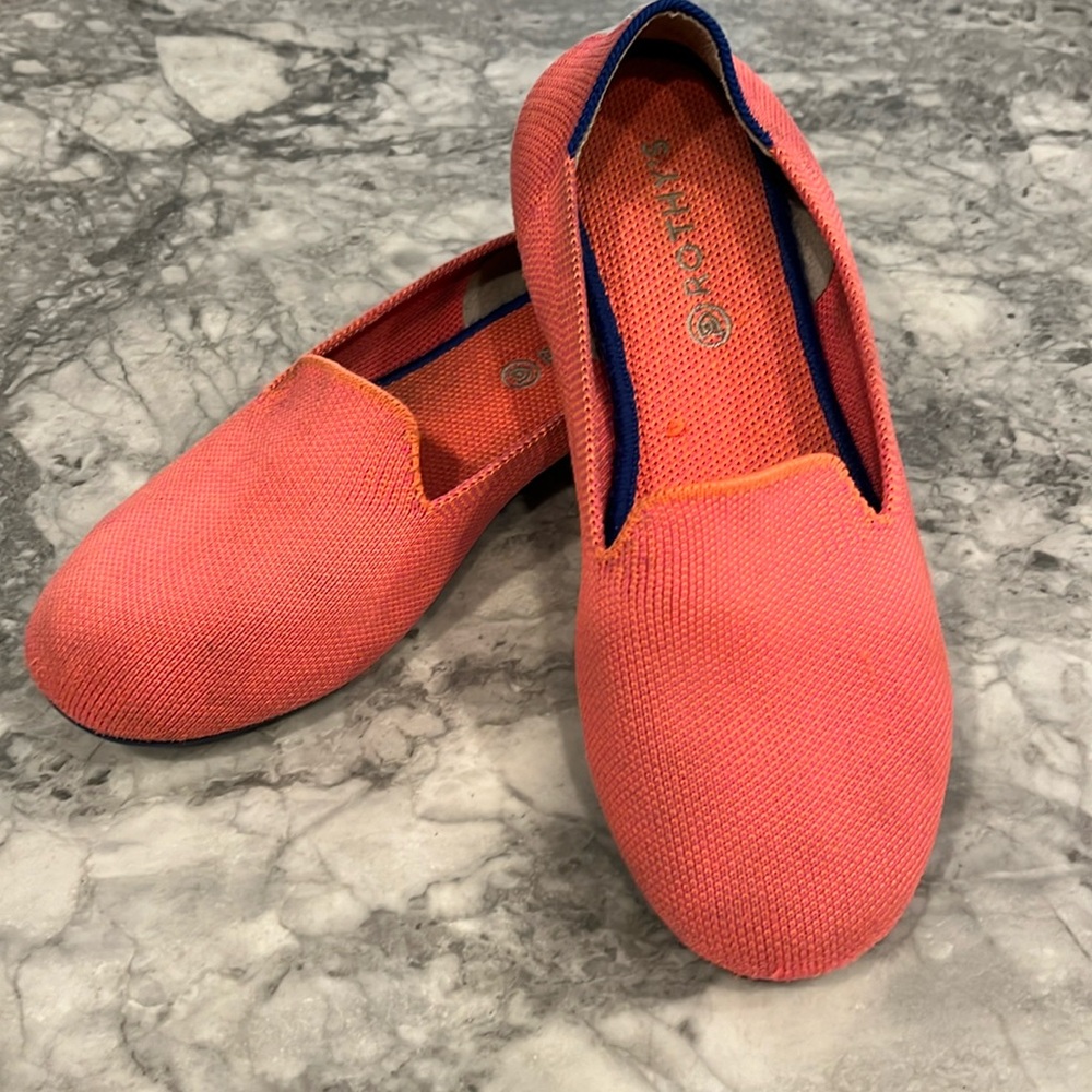 Rothy’s girls size 4 Flamingo color.